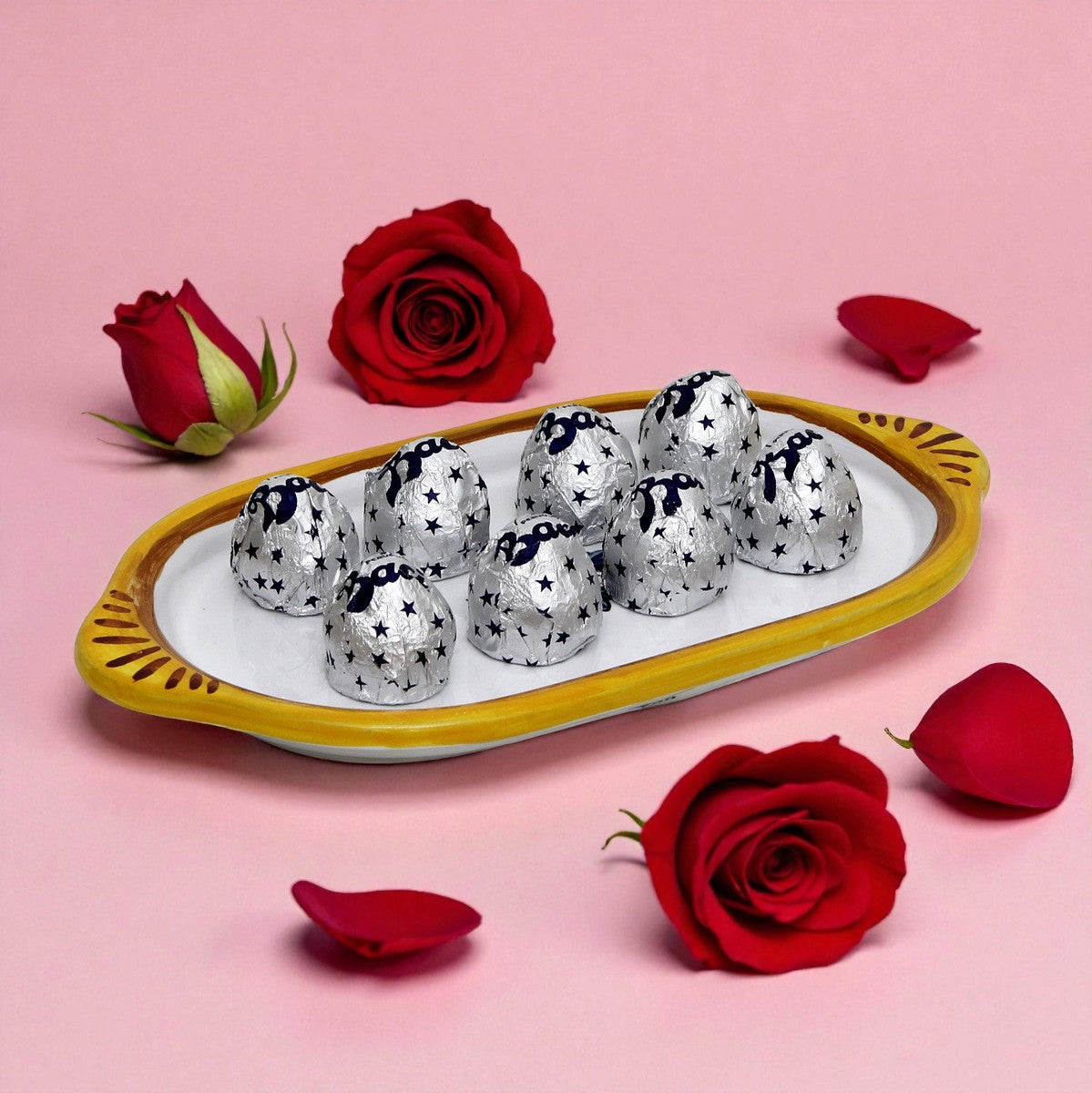LOVE.ly: Deruta Oblong multi purpose small tray with 8 Baci Perugina pr 20 Rossana Candies - RICCO DERUTA design