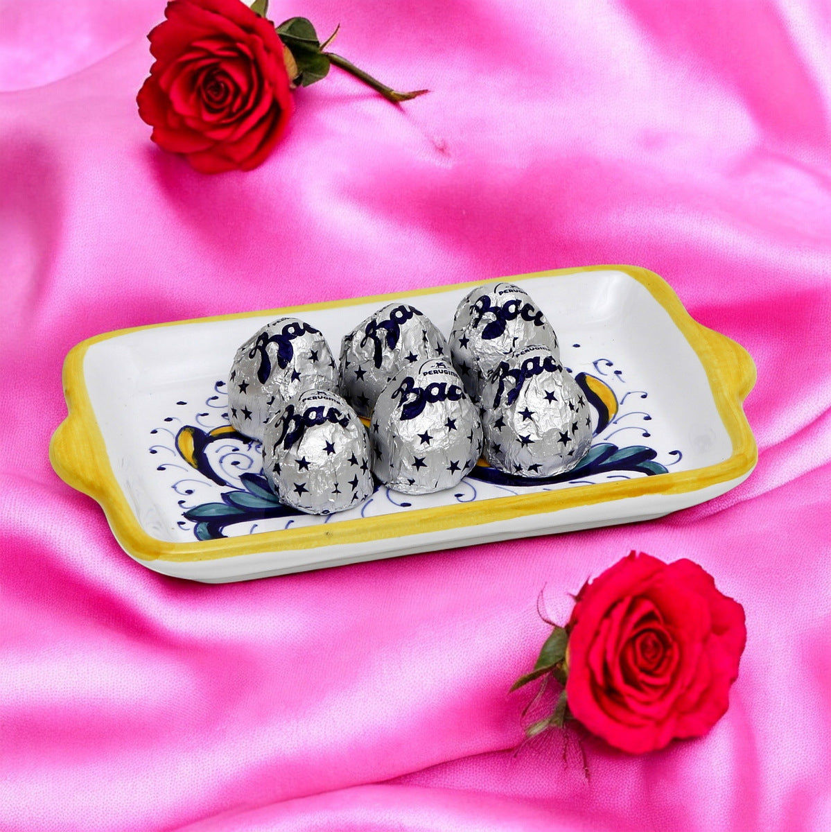 LOVE.ly Deruta Small Tray with 6 Baci Perugina or 15 Rossana Candies - RICCO DERUTA design