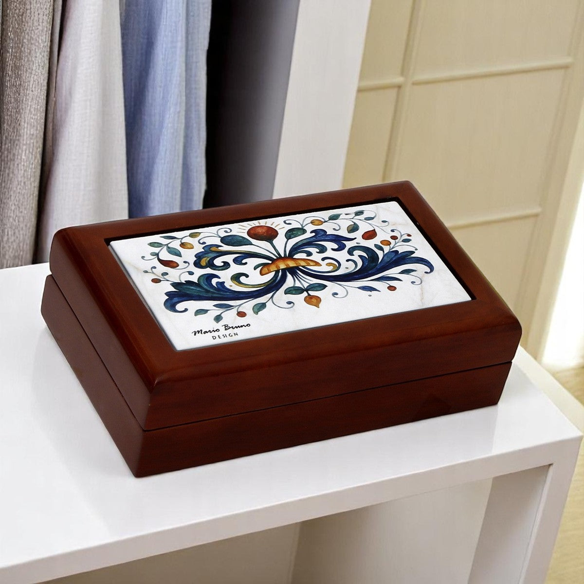 RICCO ITALIA DERUTA: WOOD BOX Lined Short Wood Box with printed tile lid - Ricco Italia Deruta Design