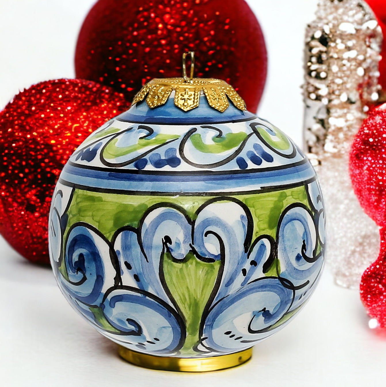 CHRISTMAS ORNAMENT: Caltagirone Round Ball (3.25" Ø) - VERDE-PISELLO