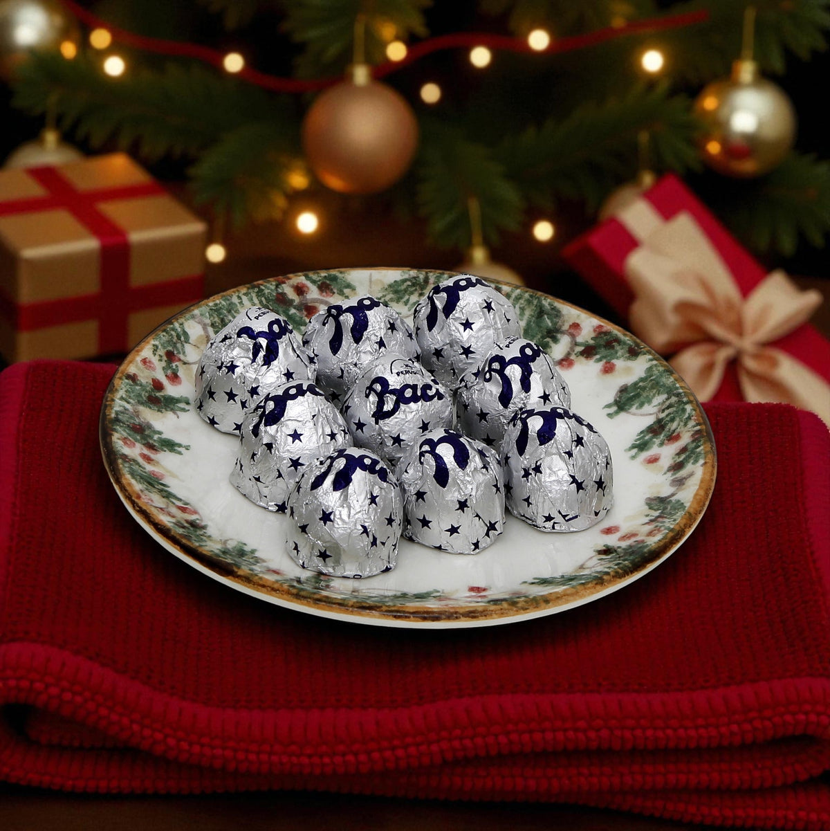 LOVE.ly: ARTE ITALICA Natale Bread / Canapé Plate with 9 Baci Perugina