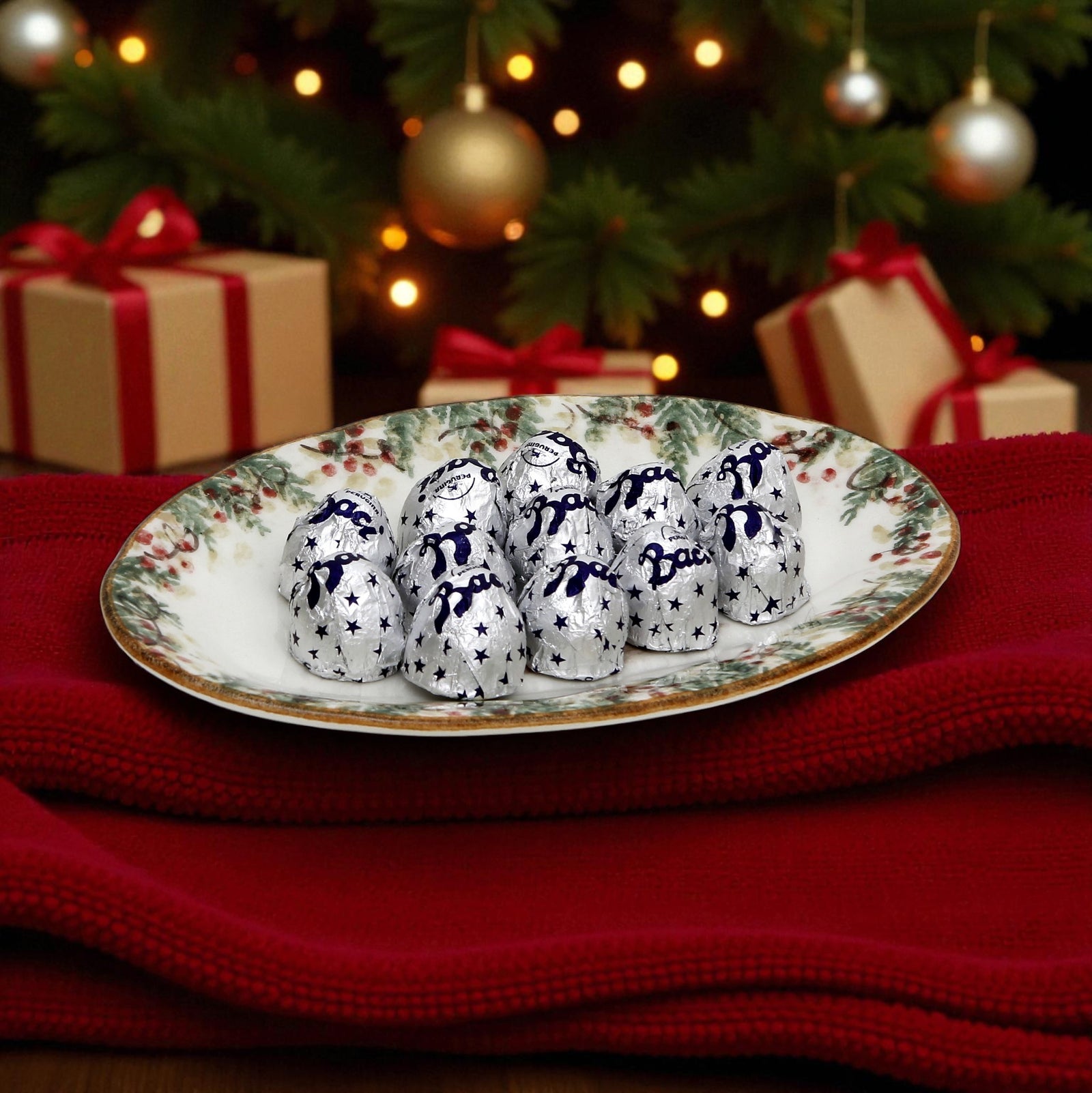 LOVE.ly: ARTE ITALICA Natale Small Oval Tray with 12 Baci Perugina