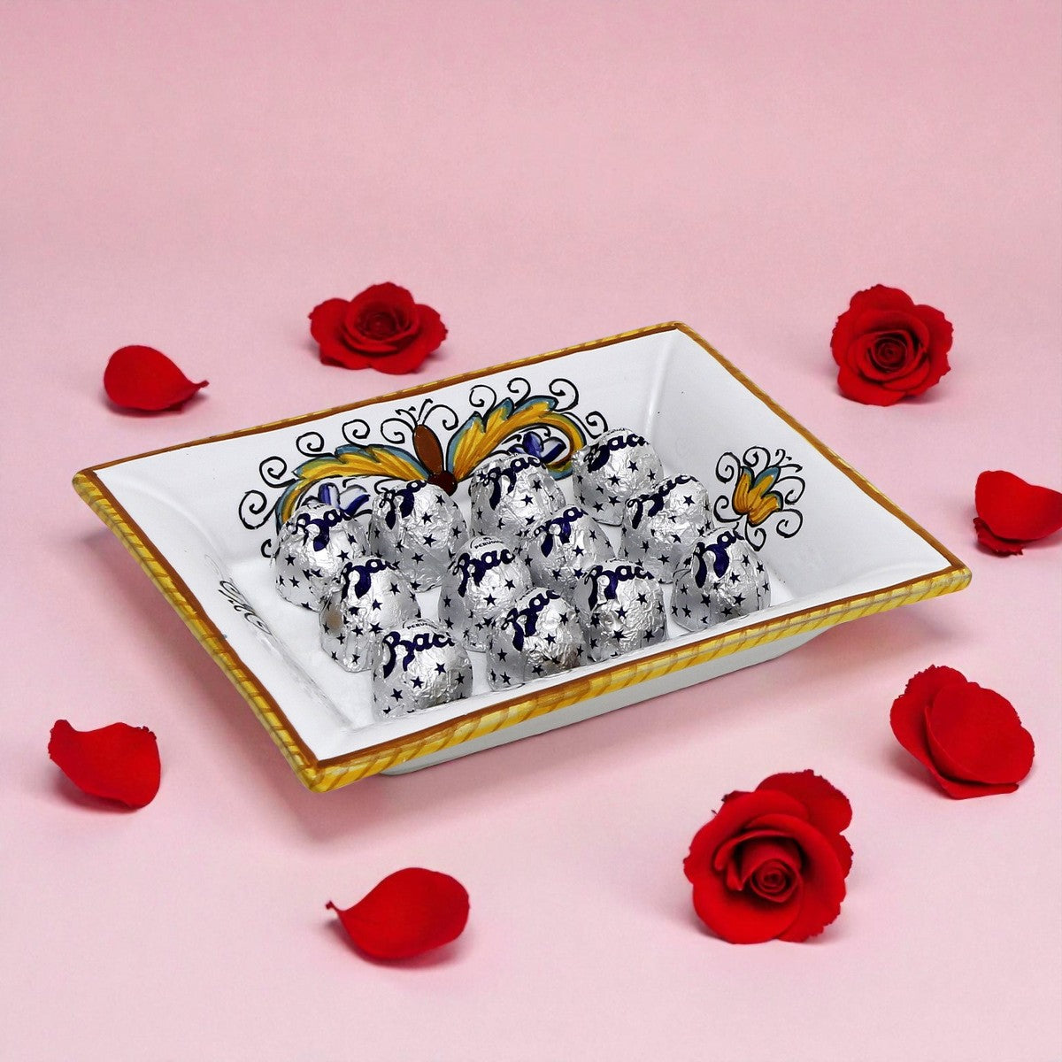 LOVE.ly: Deruta Rectangular Tray with flared rims with 12 Baci Perugina - PERUGINO design