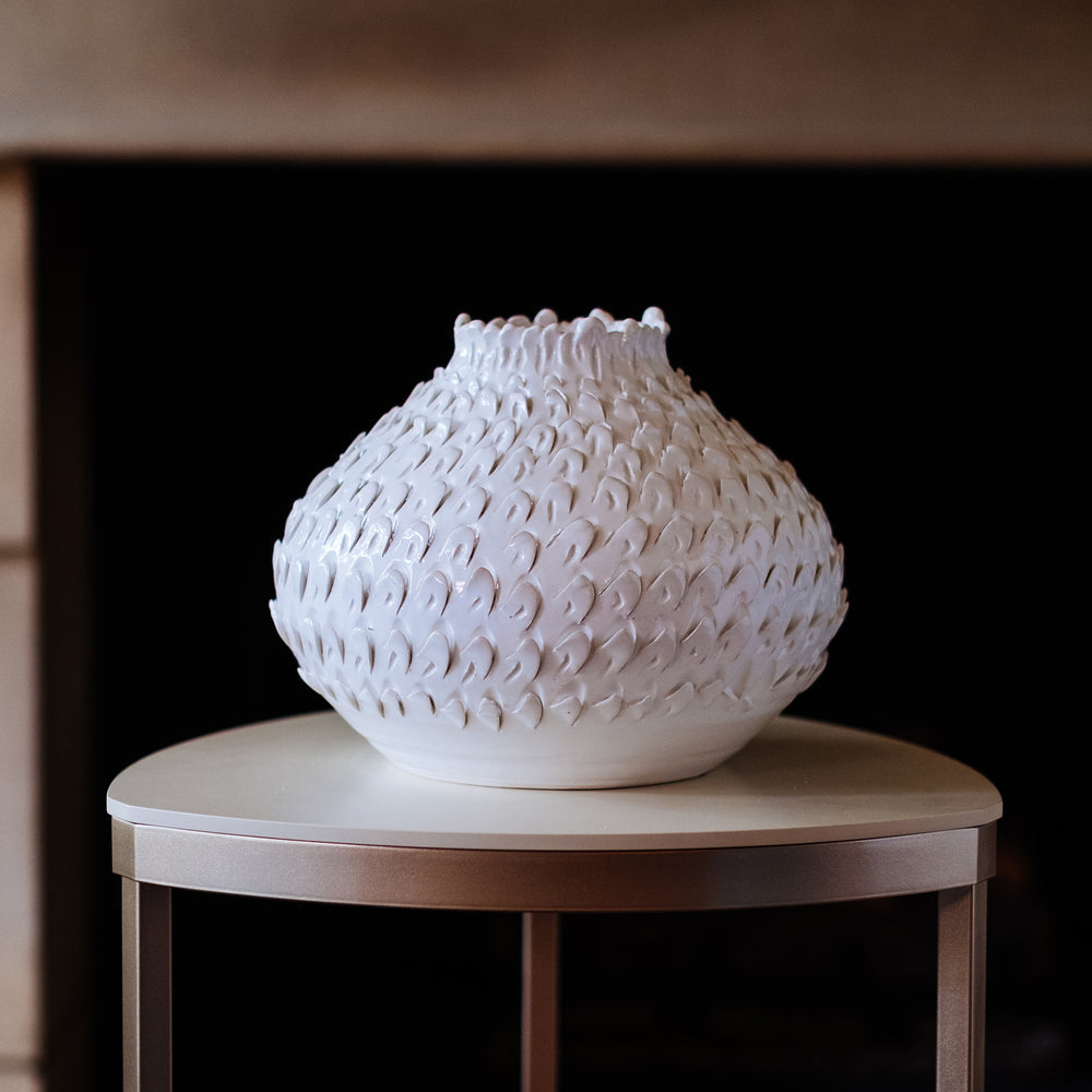 TUSCAN FEATHER: Handcrafted Vase with feather design - tops-selection.shop