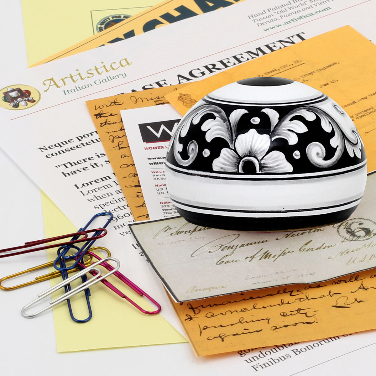 DERUTA PAPERWEIGHT: Large traditional round Deruta Vario Nero design - tops-selection.shop