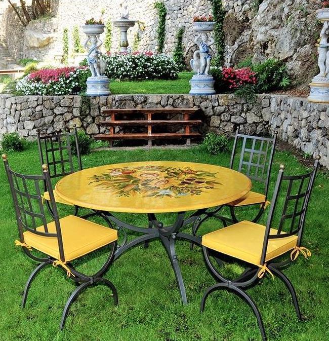CERAMIC STONE TABLE + IRON BASE: AREZZO Design - Hand Painted in Deruta, Italy. - tops-selection.shop