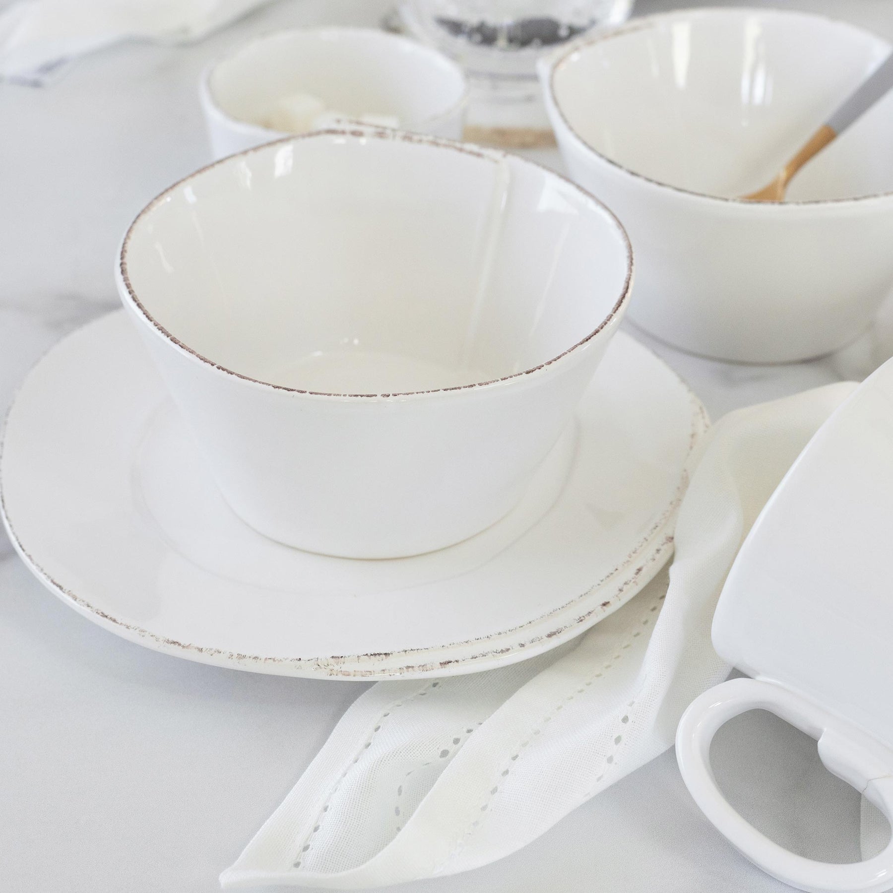 VIETRI: Lastra White Stacking Cereal Bowl - tops-selection.shop
