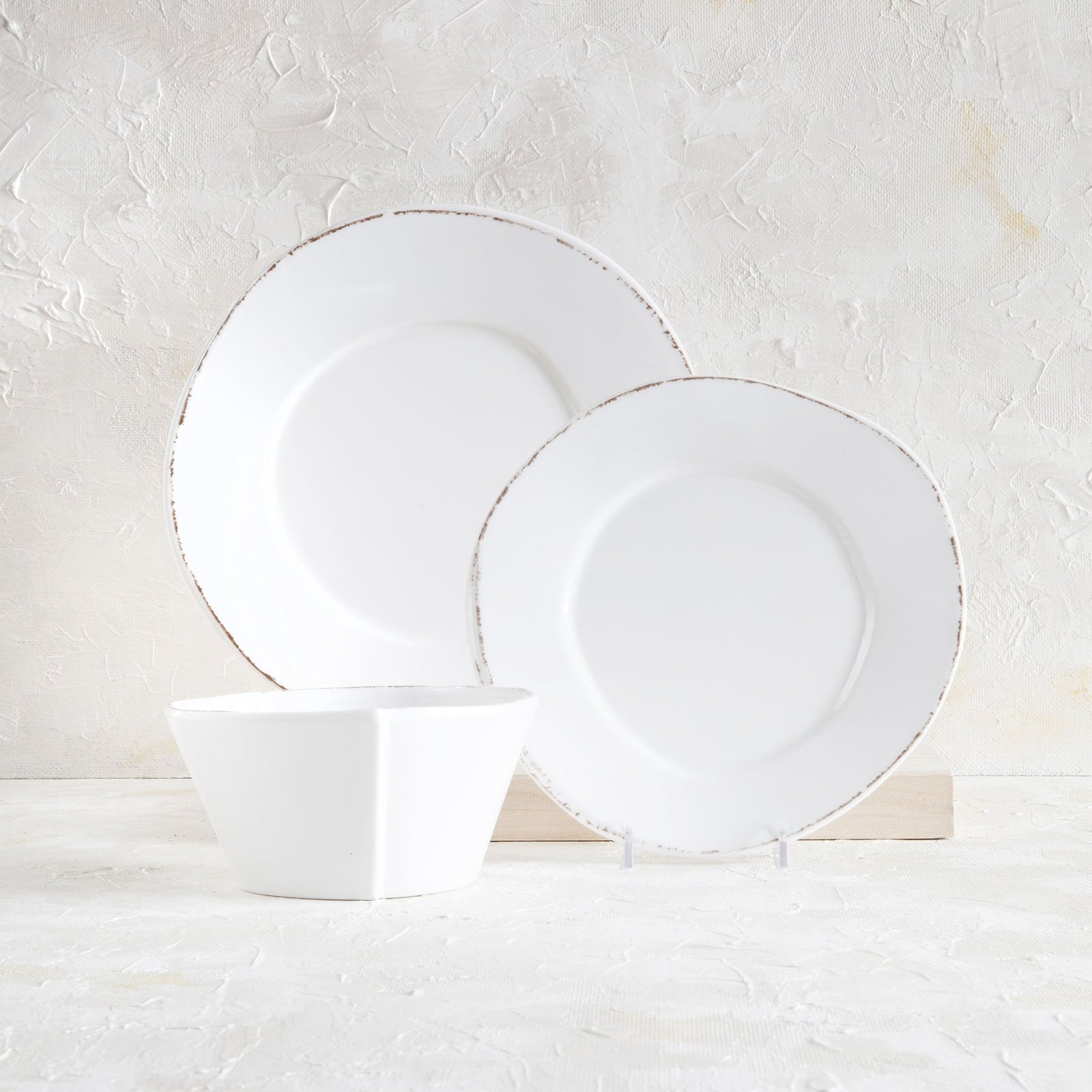 VIETRI: Melamine Lastra White Three-Piece Place Setting - tops-selection.shop