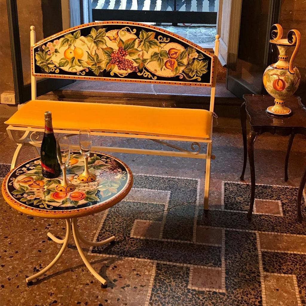 END SIDE TABLE ROUND: Ceramic-Stone top on iron base (28" Diam. x 20" High.) in Deruta, Italy. - tops-selection.shop