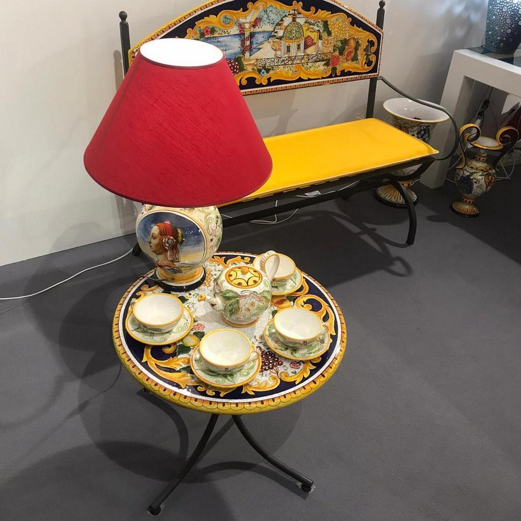 END SIDE TABLE ROUND: Ceramic-Stone top on iron base (28" Diam. x 20" High.) in Deruta, Italy. - tops-selection.shop